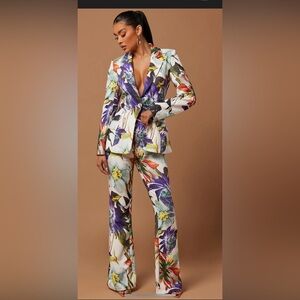 NEW Floral Women's Suit Set